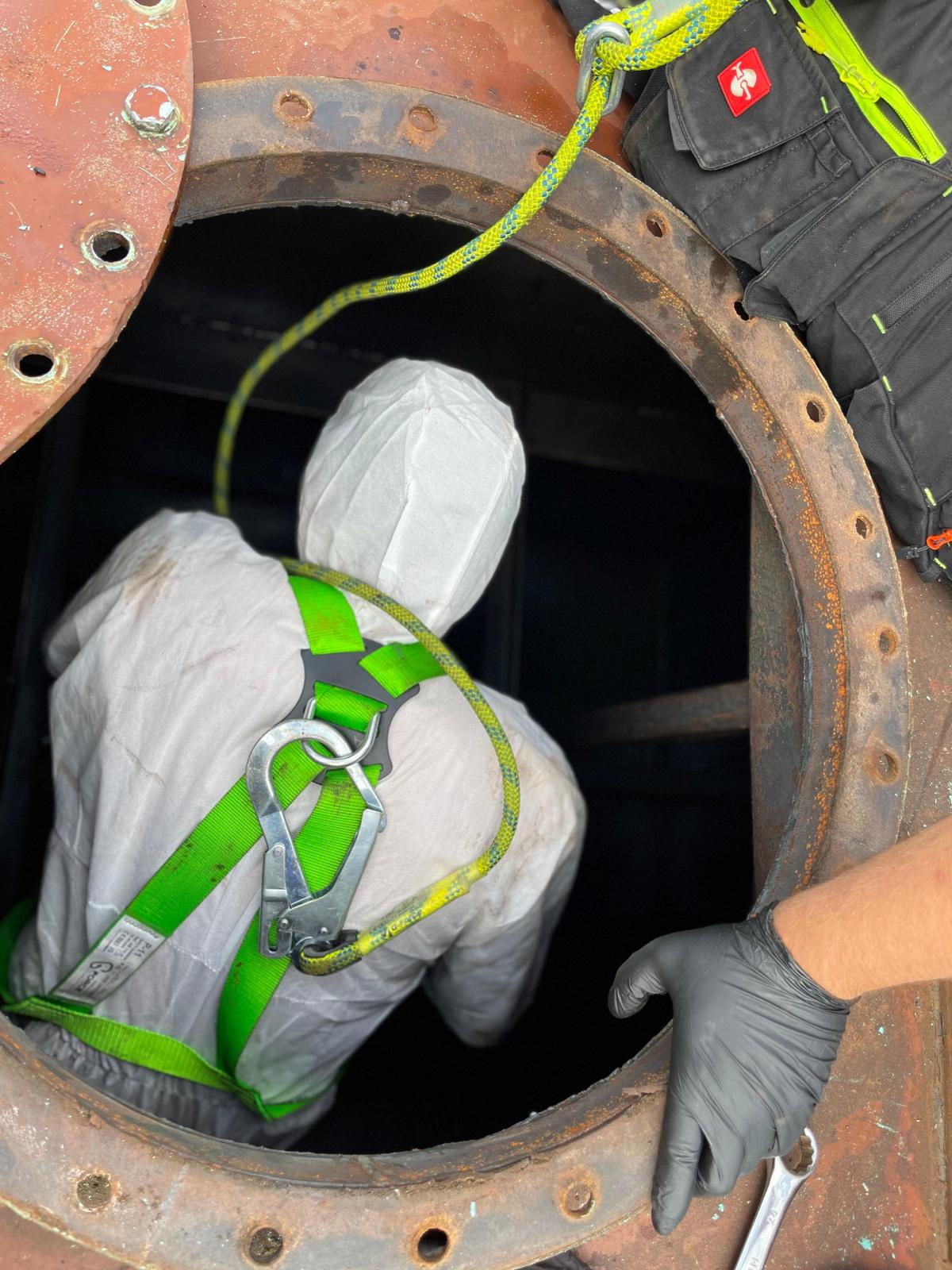 RSM engineer carrying out a fuel tank clean